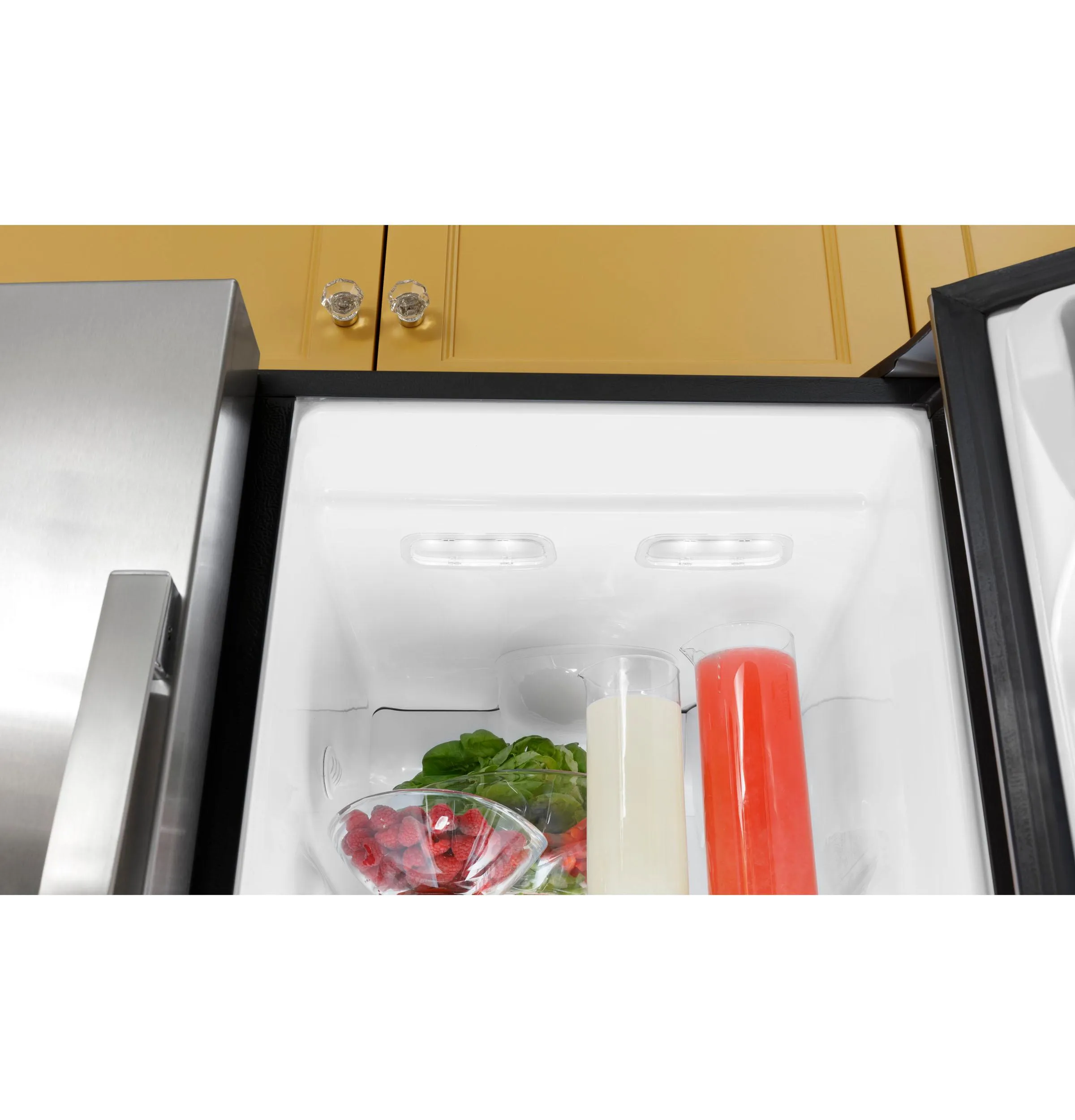 GSS23GGPBB GE® 23.0 Cu. Ft. Side-By-Side Refrigerator